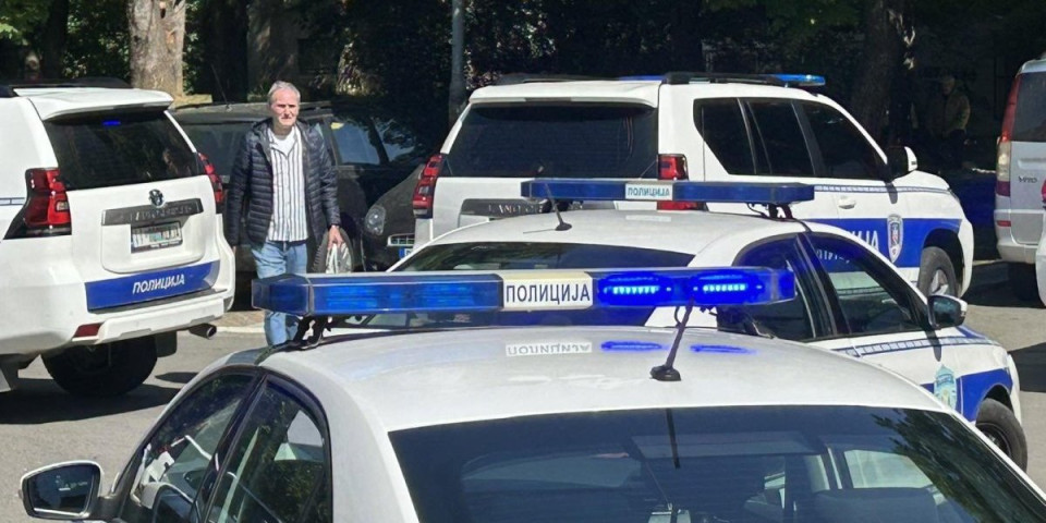 Detaljno isplanirao likvidaciju, ali jedna stvar ga odala: Oglasili se iz MUP-a nakon hapšenja naoružanog muškarca u Kraljevu
