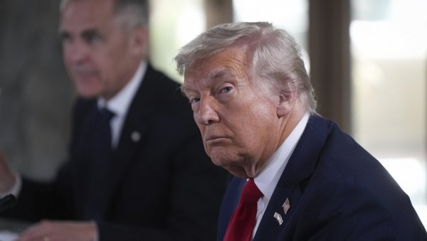 КРАЈ АМЕРИЧКЕ ДОМИНАЦИЈЕ: Како Трампова политика царина убрзава пад САД и мења светски поредак КРАЈ АМЕРИЧКЕ ДОМИНАЦИЈЕ: Како Трампова политика царина убрзава пад САД и мења светски поредак