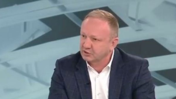 ЛАЖЕ ЧИМ ЗИНЕ: Чланови СНС реаговали на Ђиласове оптужбе на рачун Вучића ЛАЖЕ ЧИМ ЗИНЕ: Чланови СНС реаговали на Ђиласове оптужбе на рачун Вучића