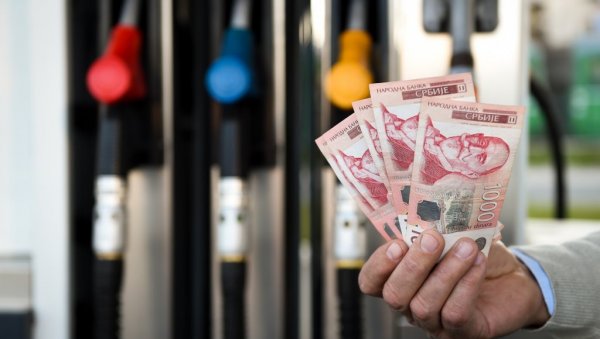 НОВЕ ЦЕНЕ ГОРИВА У СРБИЈИ: Појефтинио један од деривата НОВЕ ЦЕНЕ ГОРИВА У СРБИЈИ: Појефтинио један од деривата