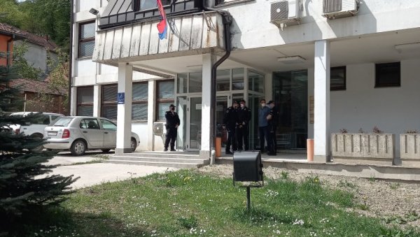 УДРУЖЕЊЕ СУДИЈА И ТУЖИЛАЦА: Запрепашћени смо избором мужа чланице Високог савета судства за председника Основног суда у Ивањици