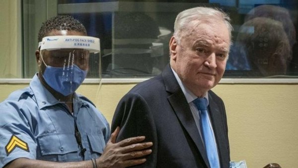 ДРЖИ СЕ НЕКАКО Генерал Младић у тешком здравственом стању ДРЖИ СЕ НЕКАКО Генерал Младић у тешком здравственом стању