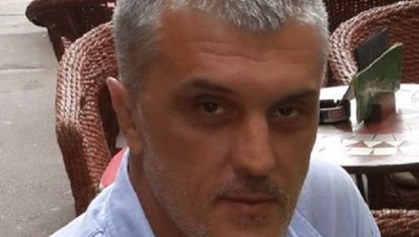 ИЗМЕЂУ КАМЕРЕ И КОМЕДИЈЕ: О представи Веселе жене Виндзорске ИЗМЕЂУ КАМЕРЕ И КОМЕДИЈЕ: О представи Веселе жене Виндзорске