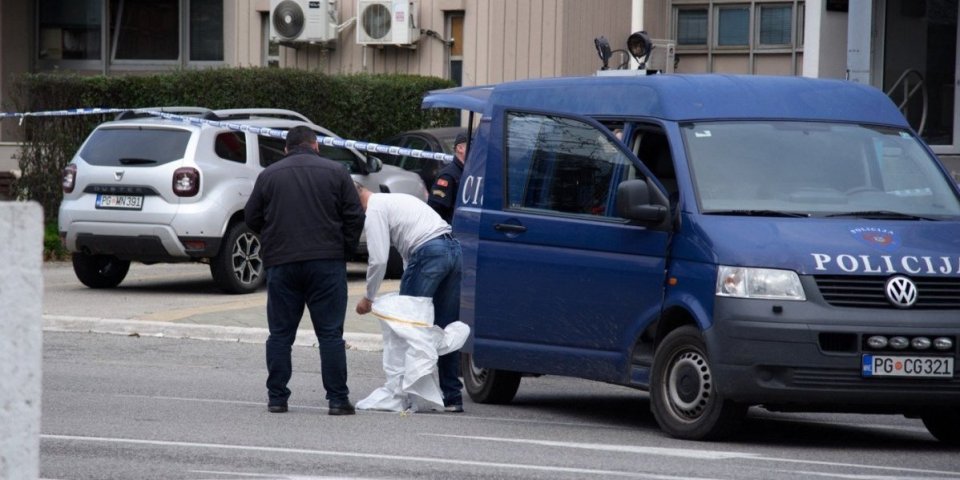 Kiša metaka ispaljena na "škaljarca"! Detalji Milačićeve likvidacije - Ubica kružio oko kafića pa počeo da rešeta