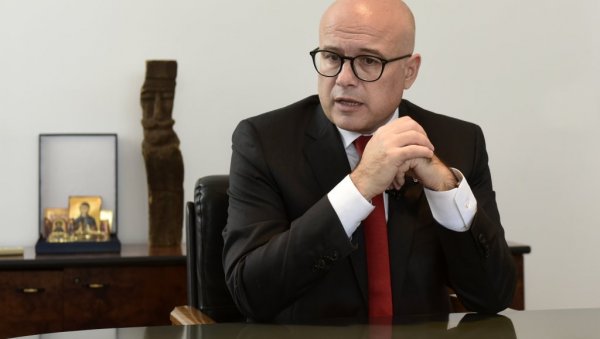 САМО КУКАВИЦЕ КОЈЕ СЕ ПЛАШЕ ИСТИНЕ НАПАДАЈУ НОВИНАРЕ Вучевић осудио напад на новинарку Информера САМО КУКАВИЦЕ КОЈЕ СЕ ПЛАШЕ ИСТИНЕ НАПАДАЈУ НОВИНАРЕ Вучевић осудио напад на новинарку Информера