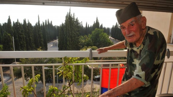 ТРИ ГОДИНЕ БЕЗ ЧУВАРА ЗЕЈТИНЛИКА Деда Ђорђе без једног симбола српског сељака никада из куће није изашао