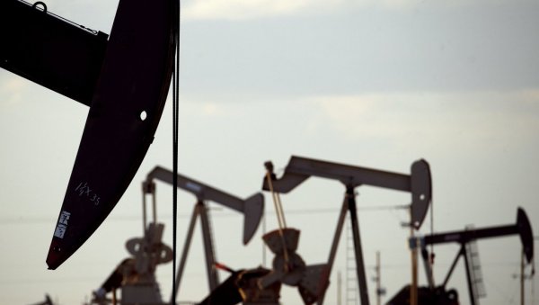 ИРАНСКИ НАПАД НА КЉУЧНО ГАСНО ПОЉЕ УЗДРМАО ТРЖИШТЕ: Цена нафте у рапидном порасту