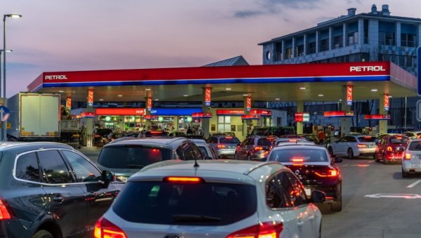 СЛОВЕНИЈА ЈЕ УПРАВО ПОСТАЛА ПРВА ЗЕМЉА ЕВРОПСКЕ УНИЈЕ КОЈА ЈЕ УВЕЛА РАЦИОНАЛИЗАЦИЈУ ГОРИВА: Ограничене су количине по возилу
