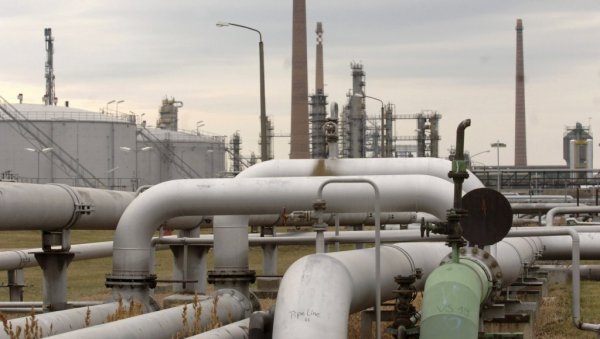 РУСКА НАФТА ТРАЖЕНА НА СВЕТСКОМ ТРЖИШТУ: Москва спремна да повећа извоз у Кину и Индију