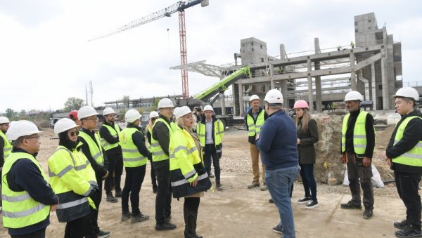 НАПРЕДУЈУ РАДОВИ НА КОМПЛЕКСУ ЖЕЛЕЗНИЧКЕ СТАНИЦЕ НОВИ БЕОГРАД Софронијевић: Настављамо да градимо Србију